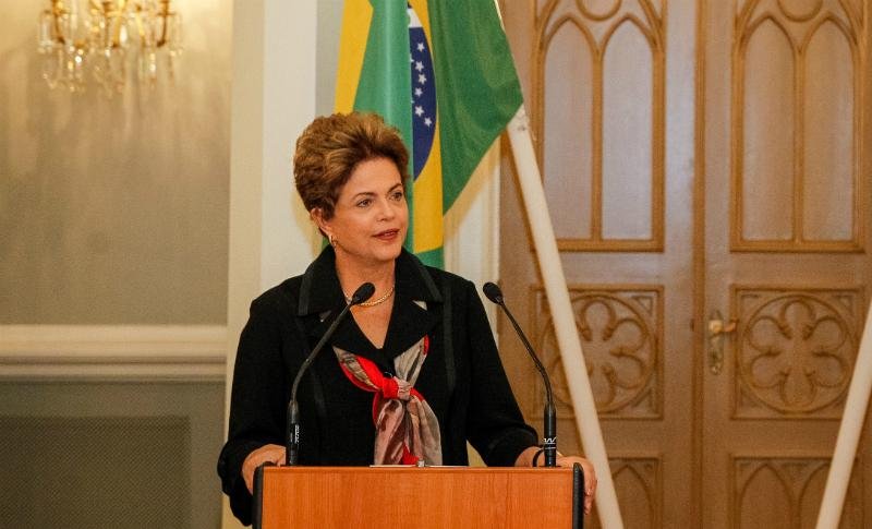 Para Dilma, esc&acirc;ndalo da Petrobras n&atilde;o &eacute; do seu governo, mas dos envolvidos que praticaram crimes
