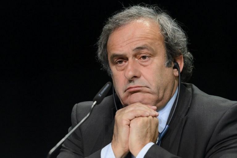 Candidatura de Platini &agrave; presid&ecirc;ncia da Fifa &eacute; congelada durante suspens&atilde;o