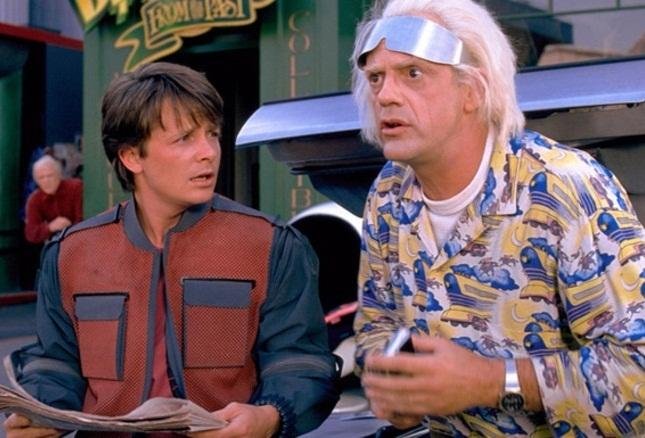 Michael J. Fox e Christopher Lloyd em "De Volta para o Futuro 2"