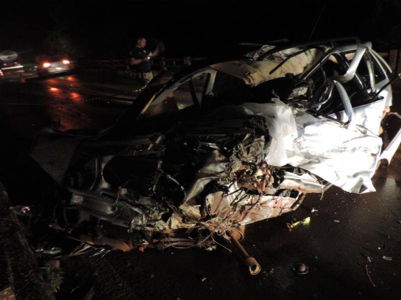Colis&atilde;o entre carro e carretas mata idoso em J&uacute;lio de Castilhos 