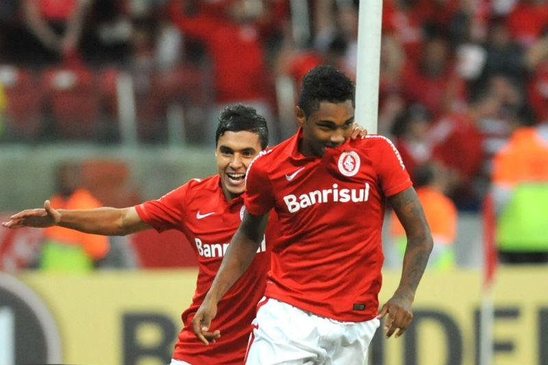 Vitinho deve substituir Lisandro L&oacute;pez contra Joinville 