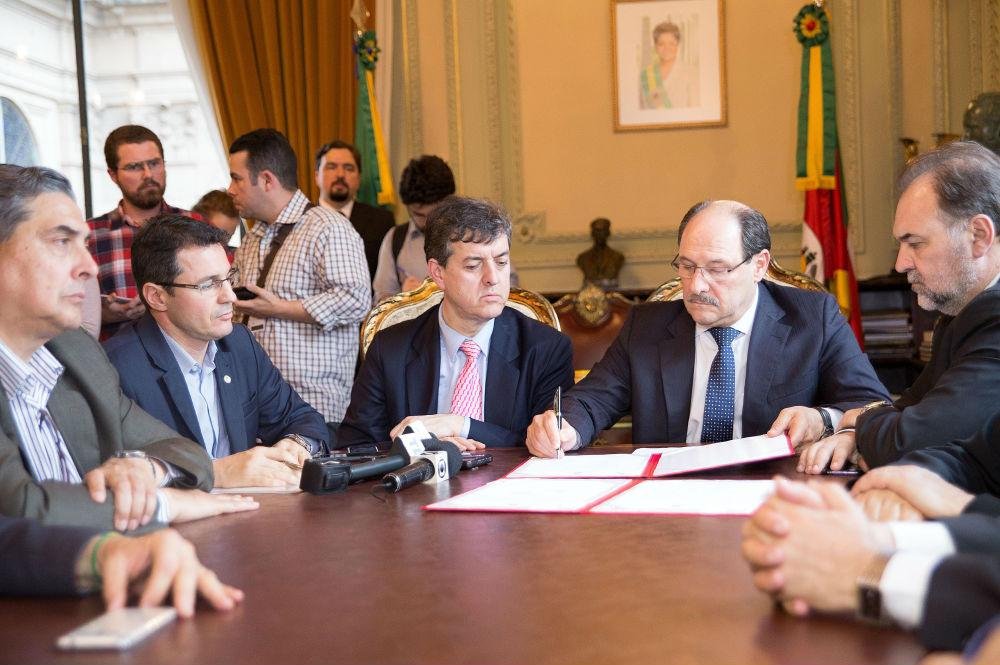 Sartori assina segundo decreto de emerg&ecirc;ncia coletivo no RS