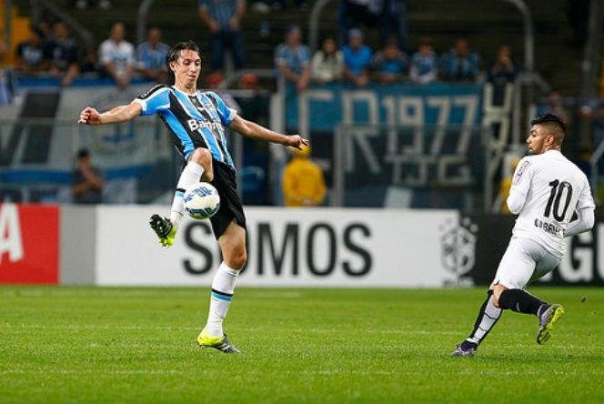 Gr&ecirc;mio fica com defesa vulner&aacute;vel sem Geromel 