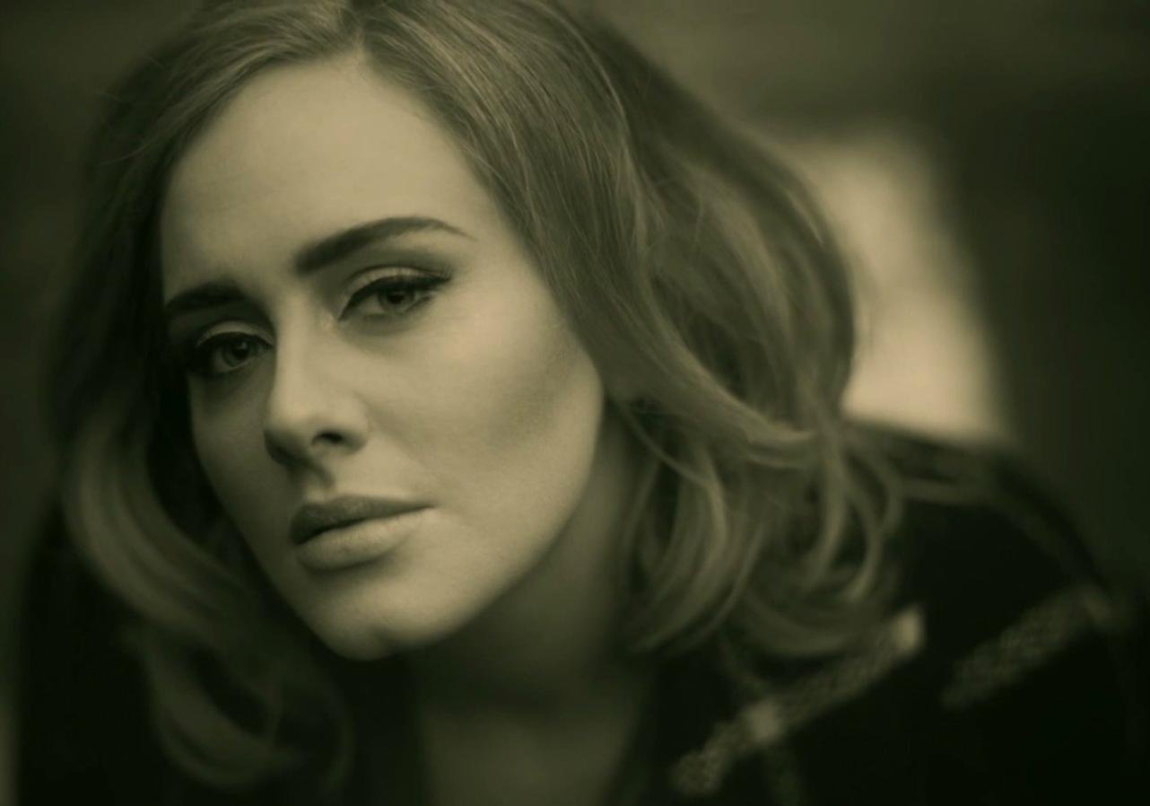 Hello &eacute; o primeiro single do &aacute;lbum 25