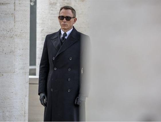 Daniel Craig volta a viver 007 nos cinemas