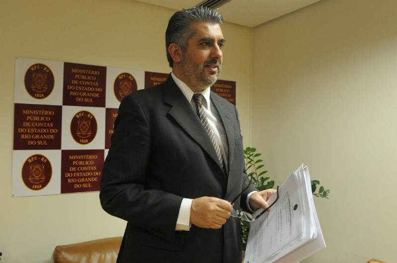 Procurador-geral do MPC, Geraldo da Camino, havia feito solicita&ccedil;&atilde;o em setembro