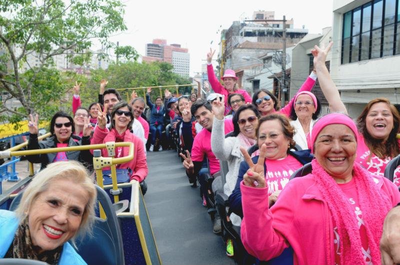 Volunt&aacute;rias Imama participam de passeio em apoio ao Outubro Rosa