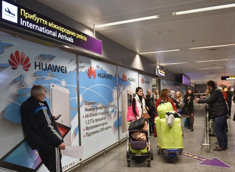 Ucr&acirc;nia e R&uacute;ssia suspendem voos diretos