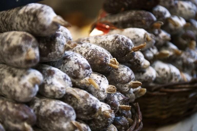 Consumo de carne processada eleva risco de c&acirc;ncer