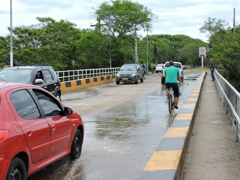 Transporte urbano para a zona leste continua fazendo o desvio pela BR 290