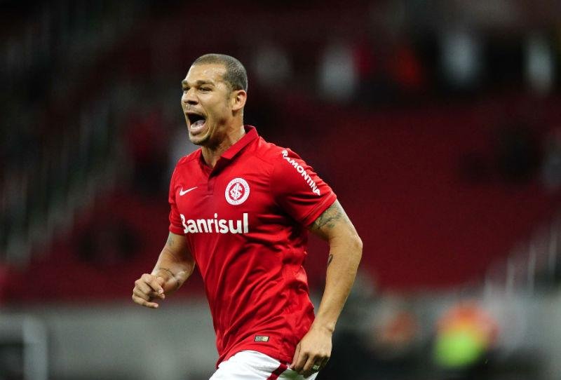 Nilton diz que Inter deve aproveitar momento conturbado do Goi&aacute;s