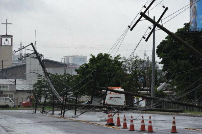 Por causa dos temporais das &uacute;ltimas semanas, v&aacute;rios clientes ficaram dias sem fornecimento el&eacute;trico
