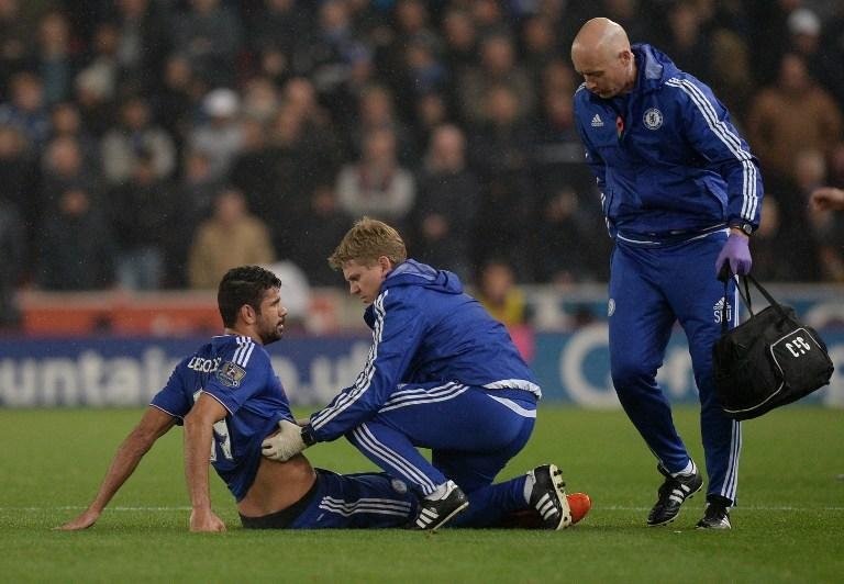 Diego Costa &eacute; internado ap&oacute;s pancada nas costelas
