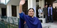 Parlamento nepalês elege primeira mulher presidente