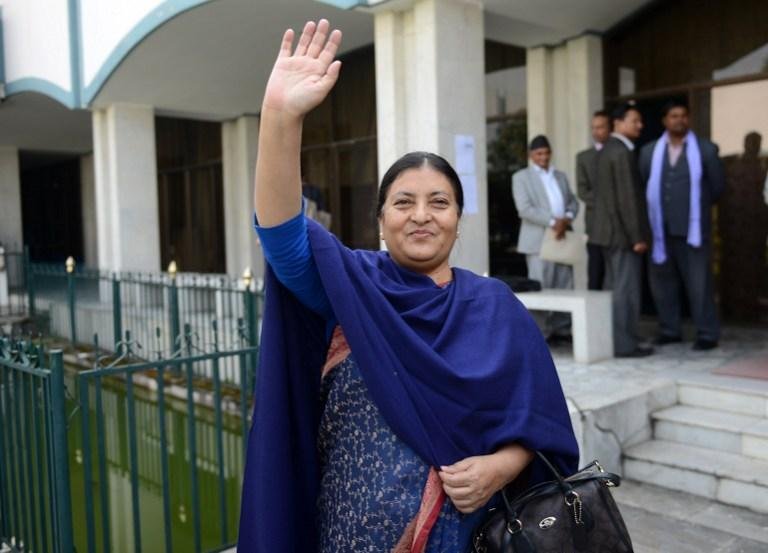 Parlamento nepal&ecirc;s elege primeira mulher presidente