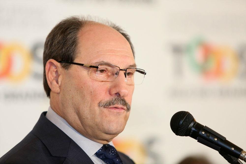 Depois de passar ano em conflito com o funcionalismo, Sartori monta reuni&atilde;o para projetar pr&oacute;ximos meses