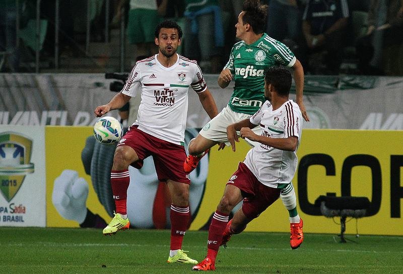 Verd&atilde;o dominou a partida, mas 2 a 1 garantiu disputa das penalidades