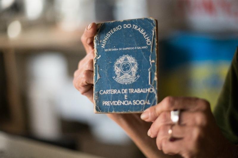Taxa de desocupa&ccedil;&atilde;o no trimestre chegou a  8,7%