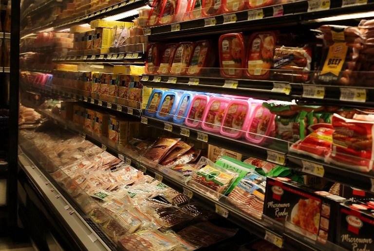 Relat&oacute;rio n&atilde;o pede que pessoas parem de comer carnes processadas, diz OMS
