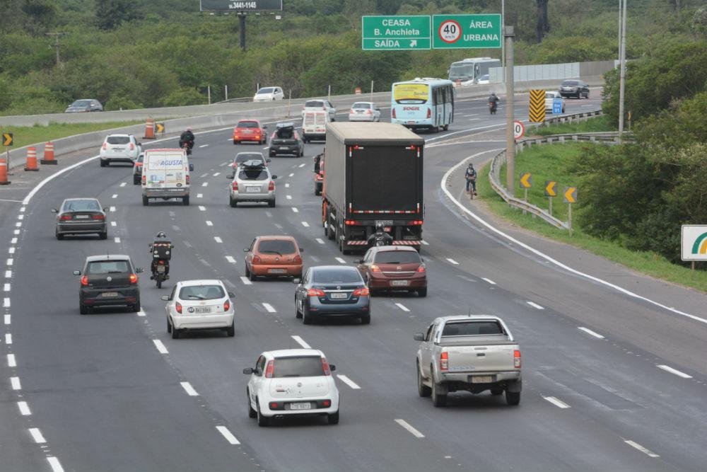 Expectativa &eacute; de mais de 90 mil carros passando pela freeway entre sexta e s&aacute;bado