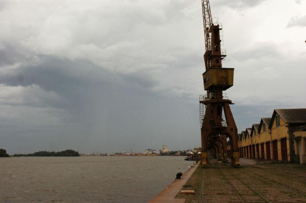 Tend&ecirc;ncia &eacute; de nuvens com abertura de sol em Porto Alegre no domingo