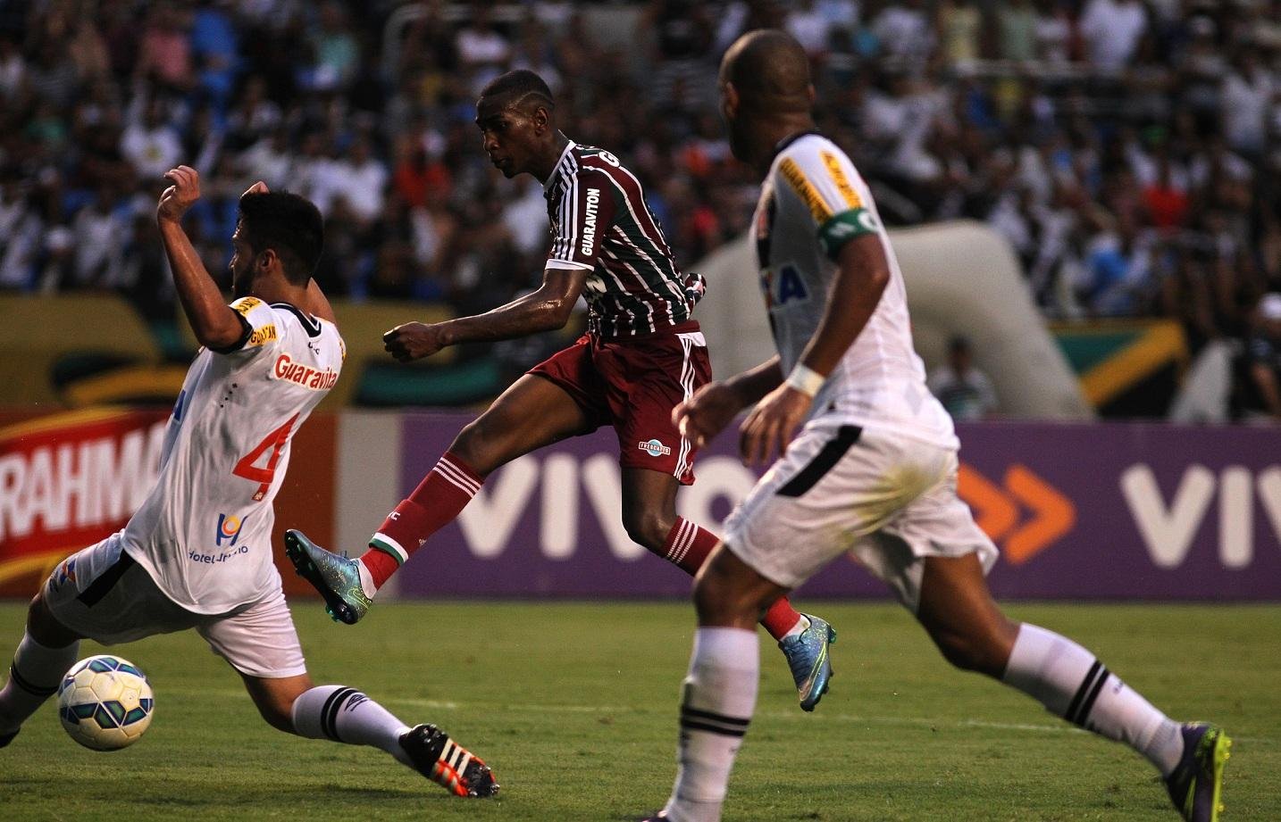 Fluminense derrotou Vasco com gol no fim do primeiro tempo