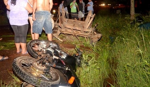 Mulher morre na colis&atilde;o entre carro&ccedil;a e motocicleta no Norte do Estado