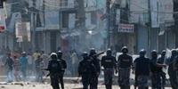 Polícia do Nepal atira contra manifestantes e mata um indiano