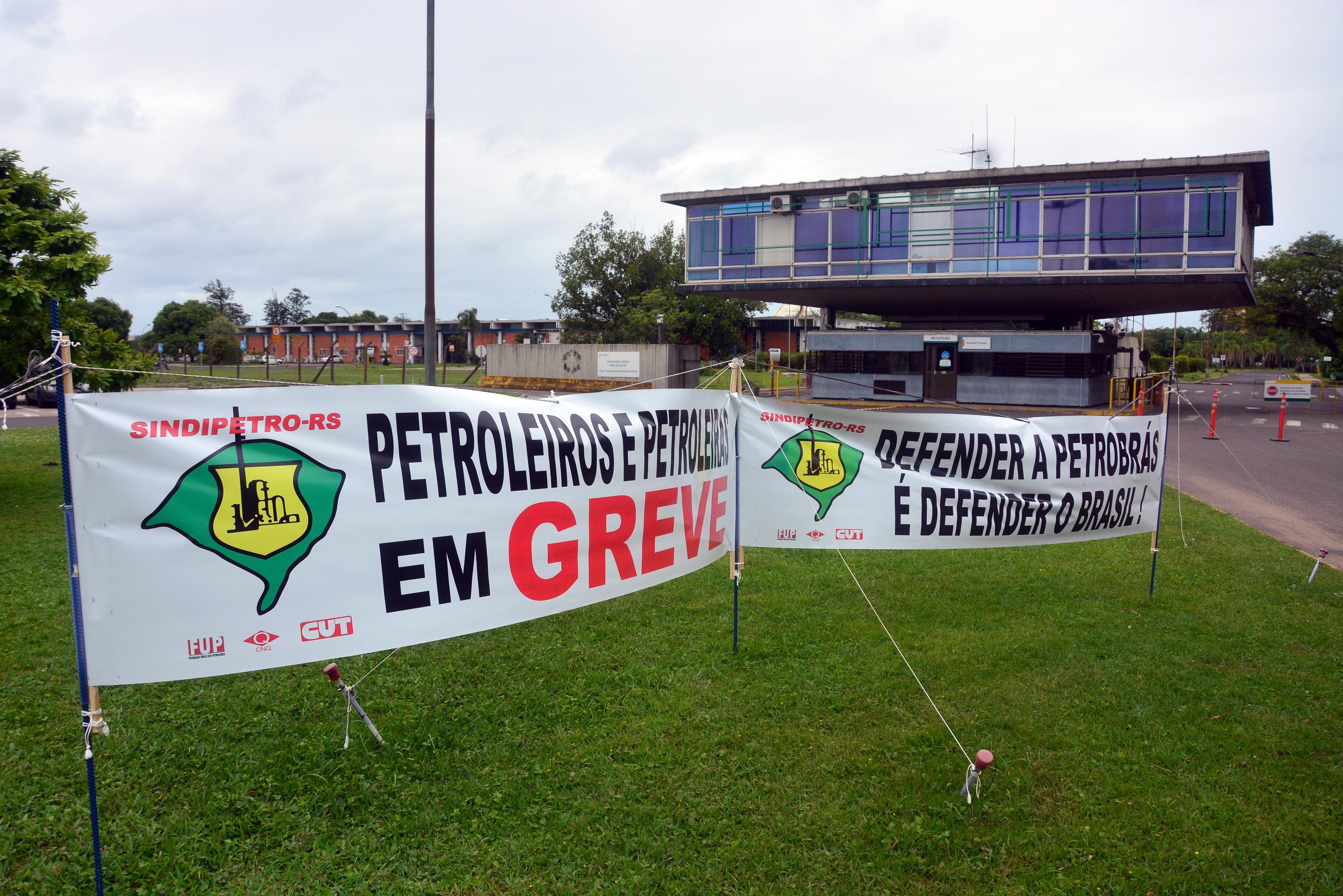 Representantes dos trabalhadores estimam perda de milh&otilde;es de empregos com redu&ccedil;&atilde;o de investimentos