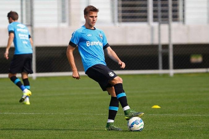 Gr&ecirc;mio pode negociar Bressan para ficar com Galhardo 