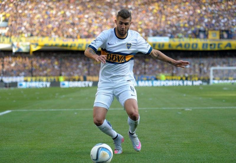 Gino Peruzzi foi contratado para substituir lesionado Zabaleta