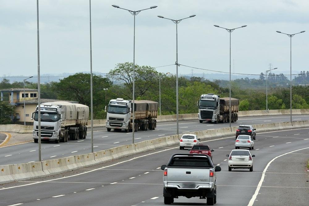 Apenas 26,4% das estradas ga&uacute;chas est&atilde;o em estado bom ou &oacute;timo, de acordo com CNT