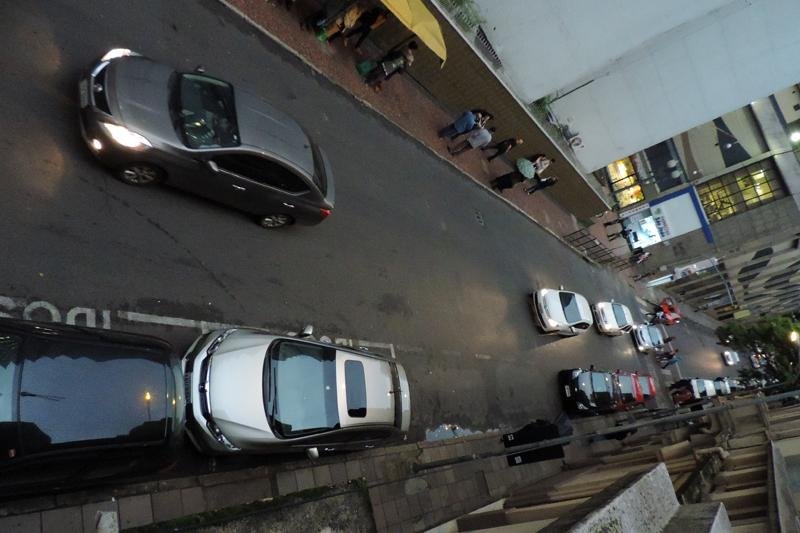 Apenas ve&iacute;culos de moradores, prestadores de servi&ccedil;os, seguran&ccedil;a e ambul&acirc;ncias teriam acesso &agrave; regi&atilde;o