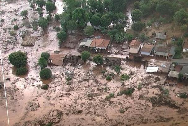 Cen&aacute;rio de devasta&ccedil;&atilde;o ainda mant&eacute;m ao menos dez desaparecidos