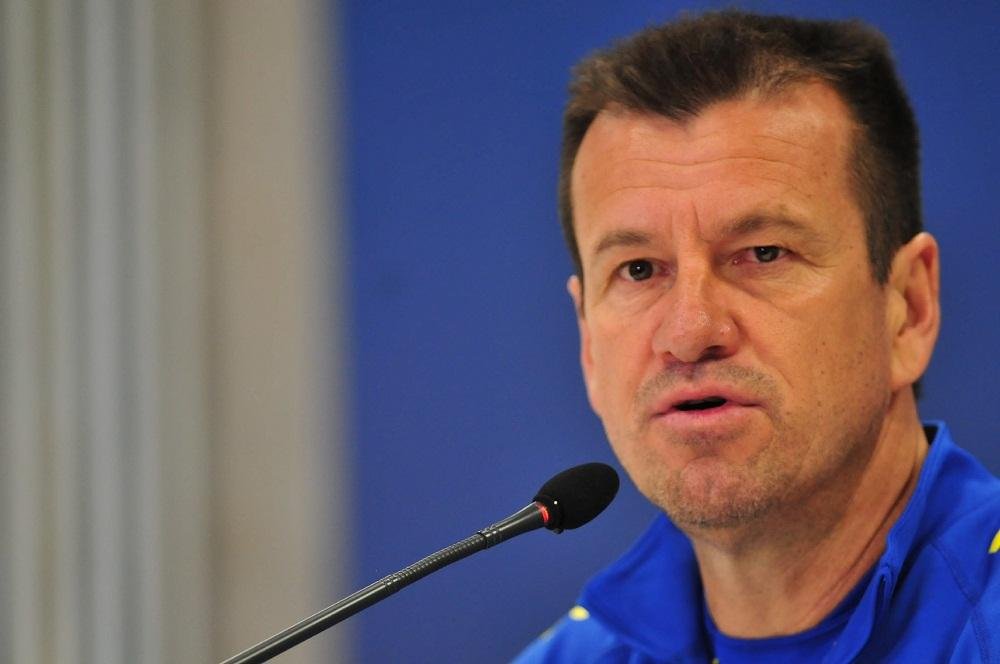 Dunga chama Gabriel Paulista e Douglas Santos para enfrentar Argentina e Peru