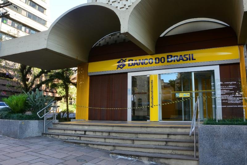 Equipamento do Banco do Brasil foi violado com ma&ccedil;arico