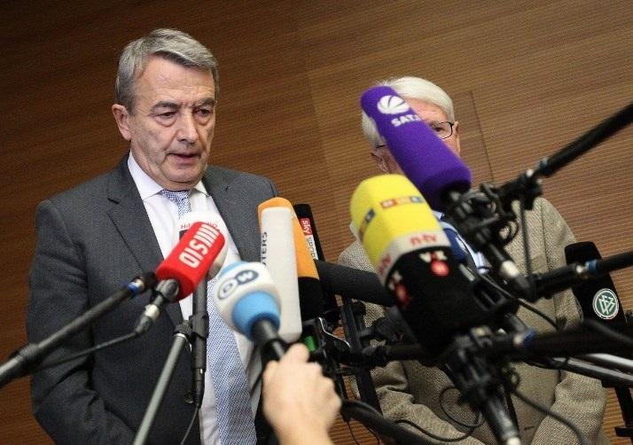 Wolfgang Niersbach garantiu n&atilde;o ter feito nada errado nos preparativos da Copa 2006