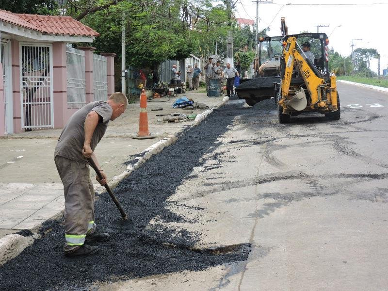 Obras v&atilde;o at&eacute; o final de novembro na via