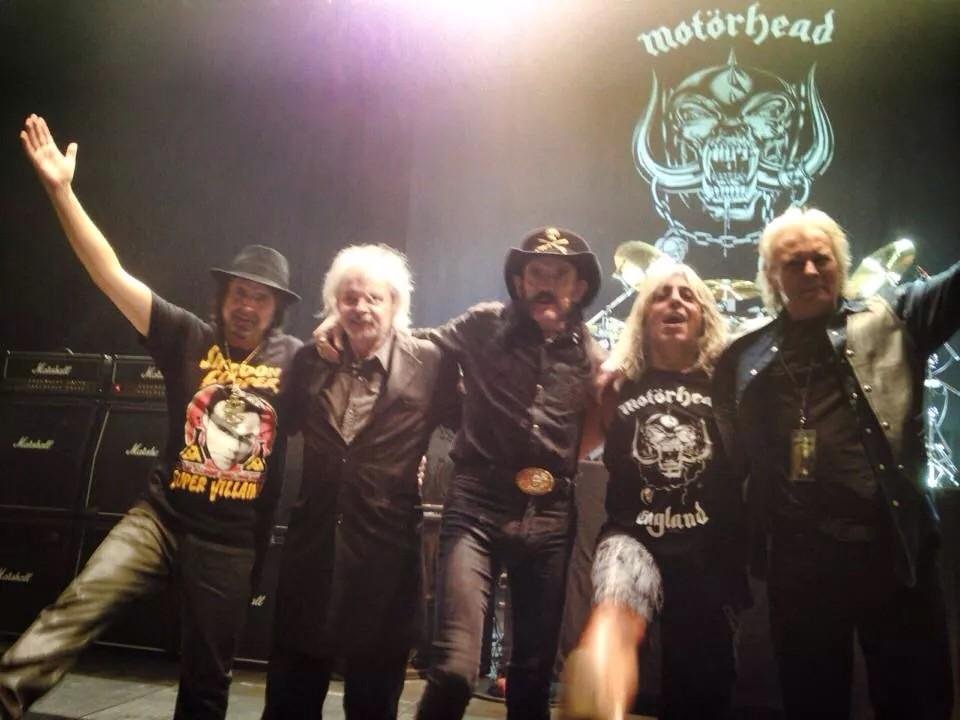 Phil (segundo da esq. para dir.) no ano passado em uma reuni&atilde;o da "forma&ccedil;&atilde;o cl&aacute;ssica" do Mot&ouml;rhead