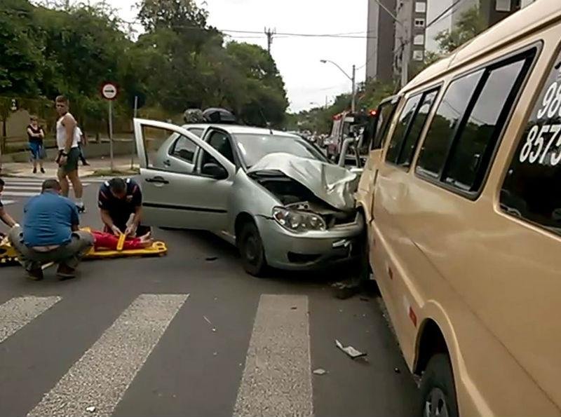Acidente deixou uma pessoa ferida no bairro Menino Deus
