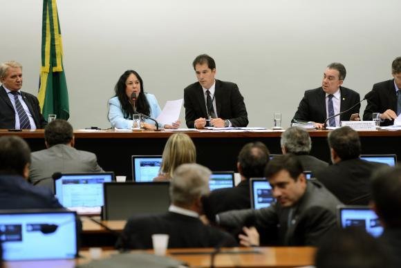 O texto aprovado na Comiss&atilde;o Mista de Or&ccedil;amento seguir&aacute; para vota&ccedil;&atilde;o no plen&aacute;rio do Congresso Nacional