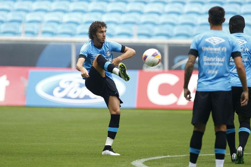 Gr&ecirc;mio e Santos n&atilde;o se acertam por Galhardo 