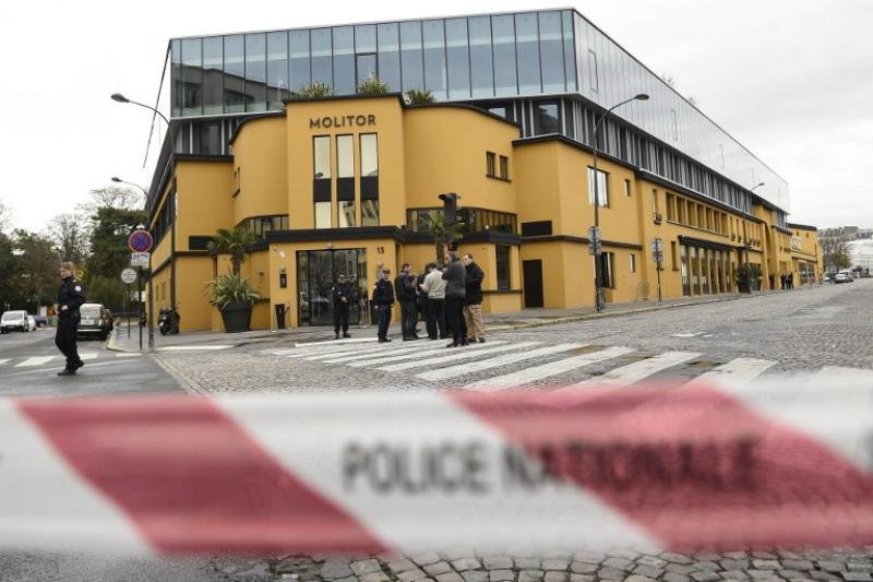 Local foi evacuado e jogadores transferidos para outro estabelecimento 