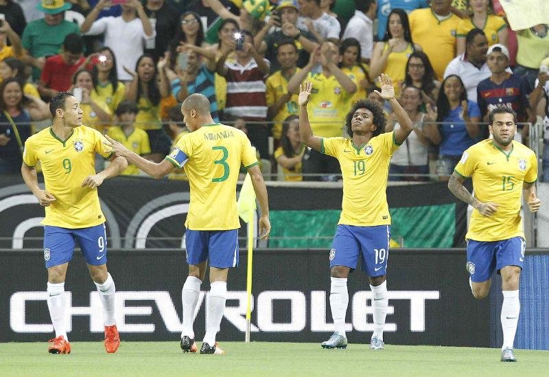Brasil encara Argentina ap&oacute;s chuva adiar jogo em Buenos Aires 