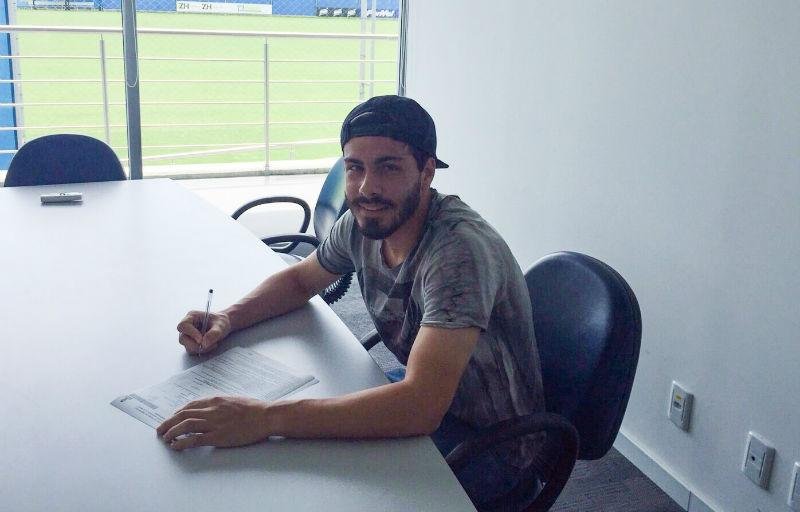 Raul assinou contrato at&eacute; o final de 2018