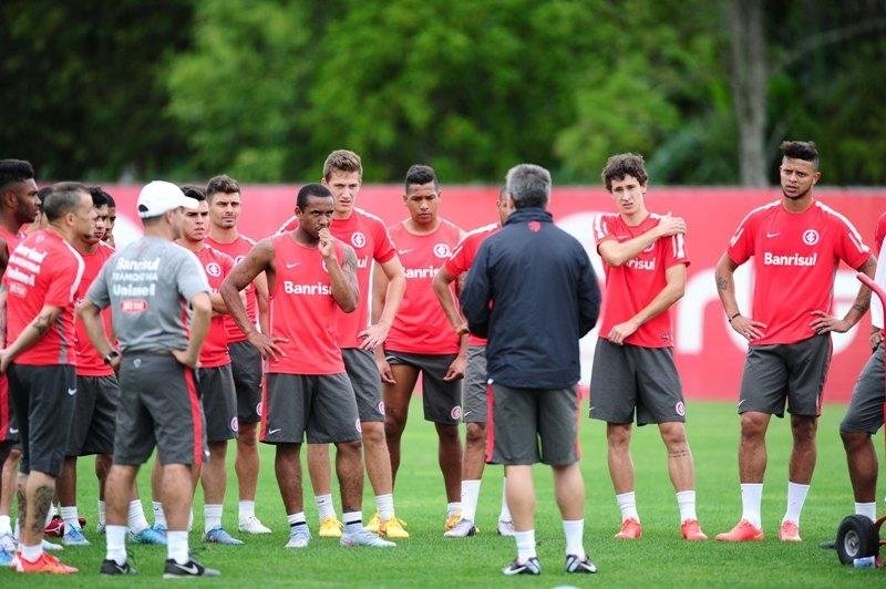 Argel ainda n&atilde;o definiu substituto de Nilton no Inter