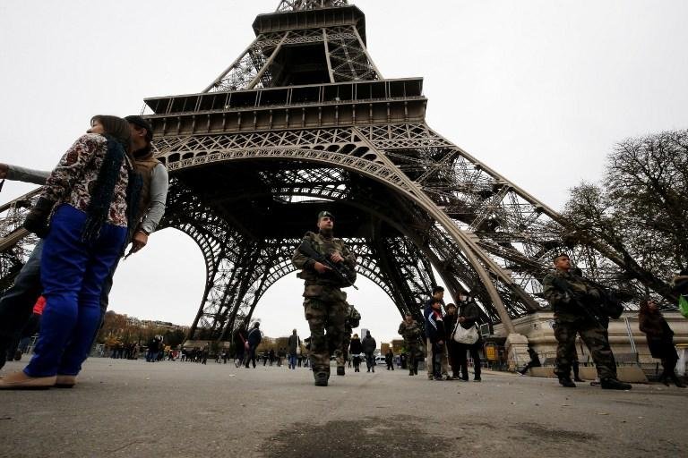Seguran&ccedil;a &eacute; refor&ccedil;ada em Paris