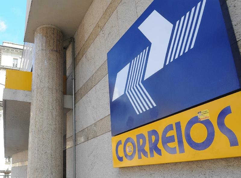 Giovanni Queiroz responsabilizou governo por represar dois anos o pre&ccedil;o das tarifas dos Correios