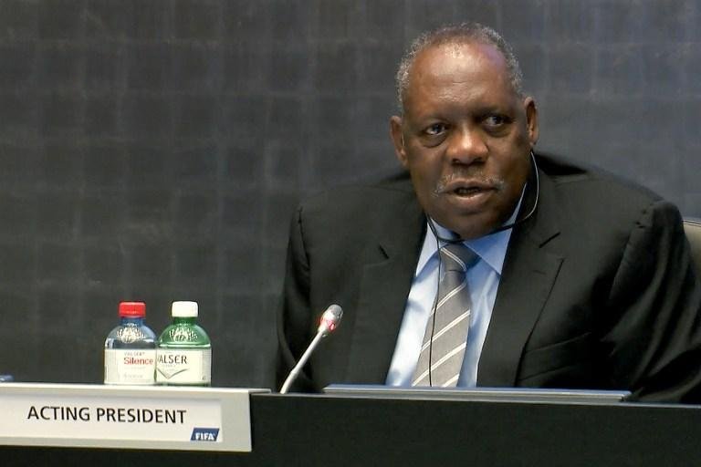 Issa Hayatou lamentou ataques em Paris