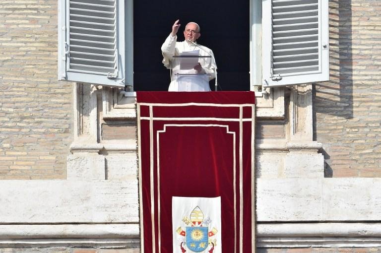 Papa diz que viol&ecirc;ncia em nome de Deus &eacute; blasf&ecirc;mia